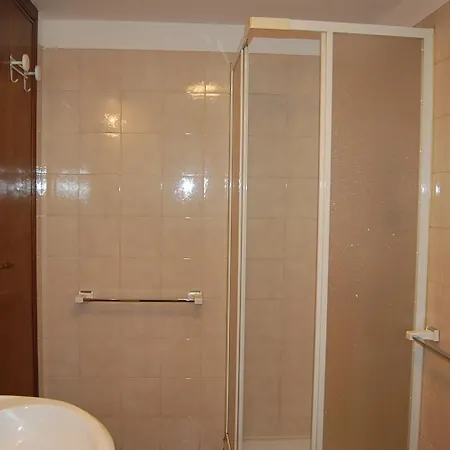 Casa Del Gelsomino فارالو